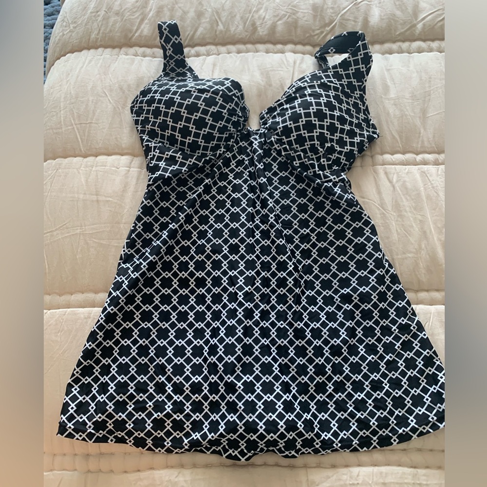 Shore Shapes Swimsuit Black And White Size 10 - never worn